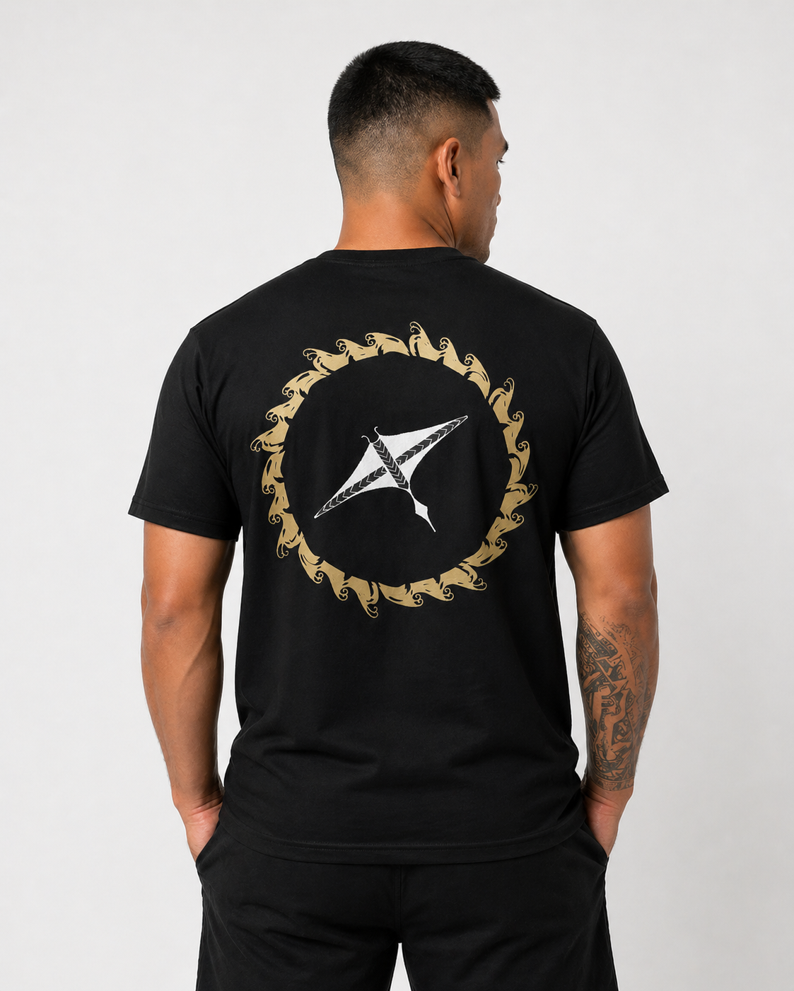 Tee-shirt homme polynésien – Raie | Coton bio | Mana Univers