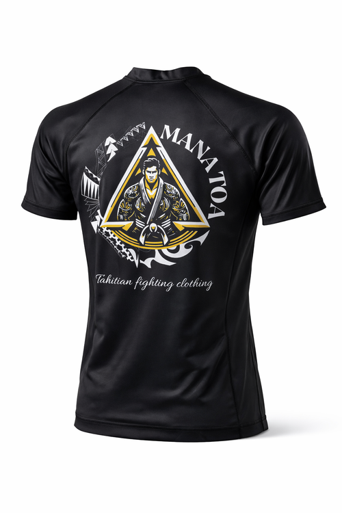 Gros plan sur le dos du rashguard Mana Toa manches courtes